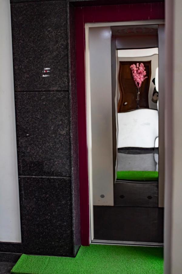 Hotel Royal Suites Bengaluru Kültér fotó